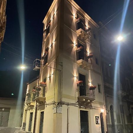 Vicolo San Gaetano -Luxury Rooms- คาตาเนีย ภายนอก รูปภาพ