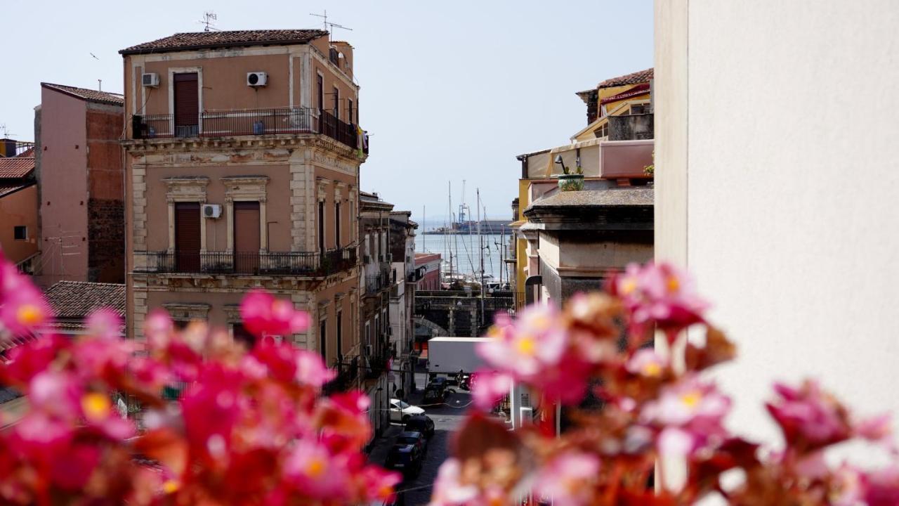 Vicolo San Gaetano -Luxury Rooms- คาตาเนีย ภายนอก รูปภาพ