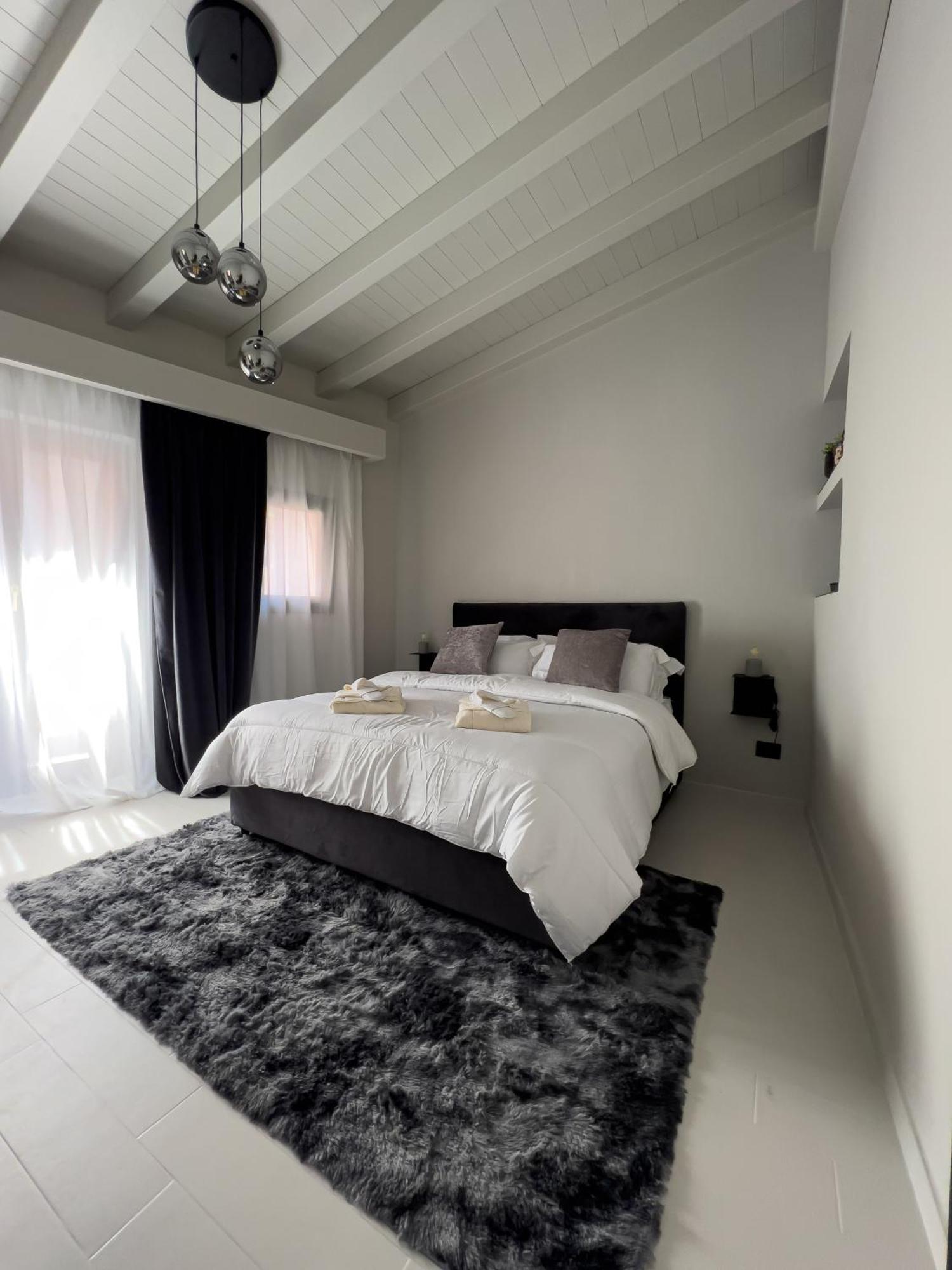 Vicolo San Gaetano -Luxury Rooms- คาตาเนีย ภายนอก รูปภาพ