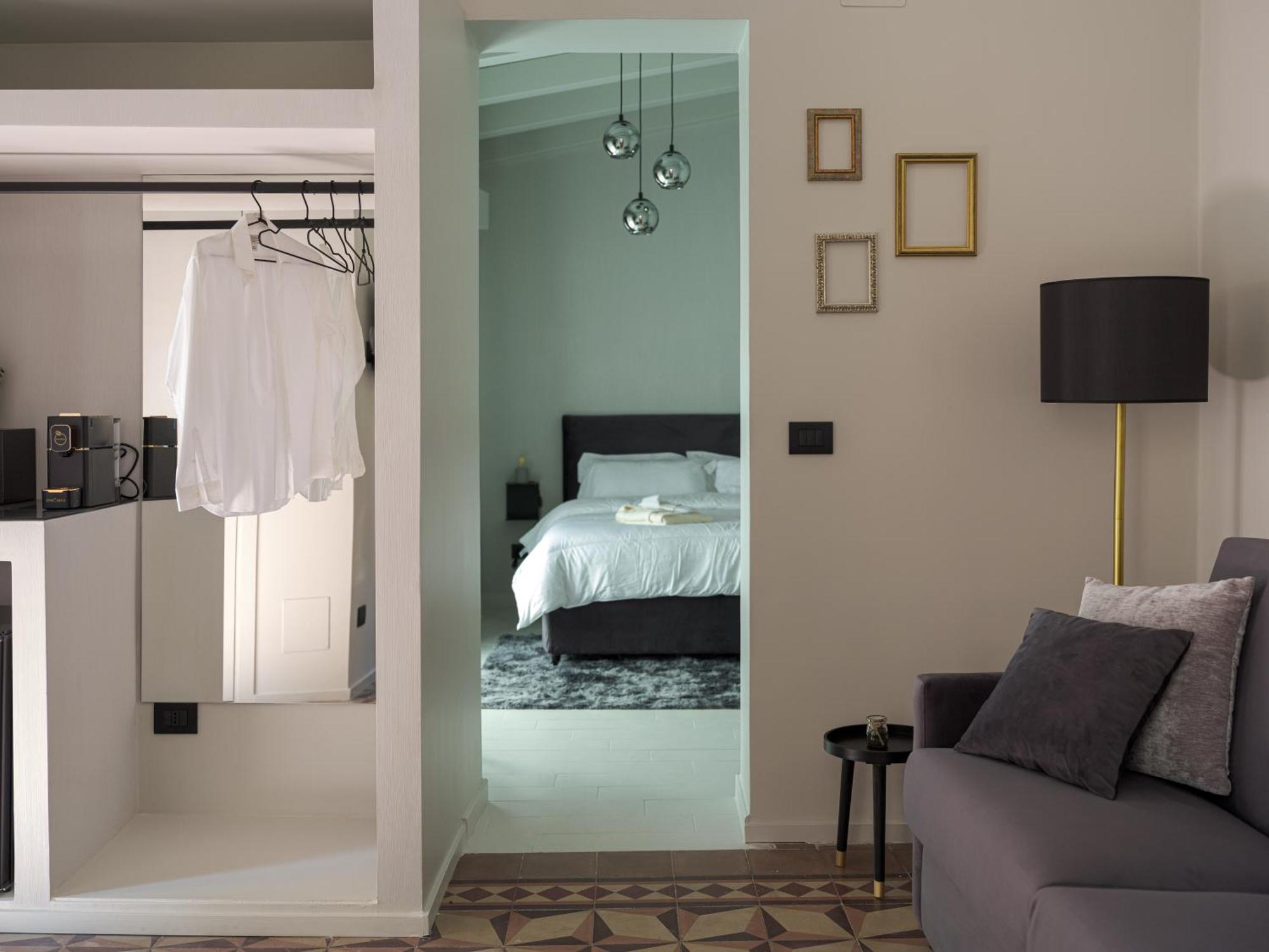 Vicolo San Gaetano -Luxury Rooms- คาตาเนีย ภายนอก รูปภาพ