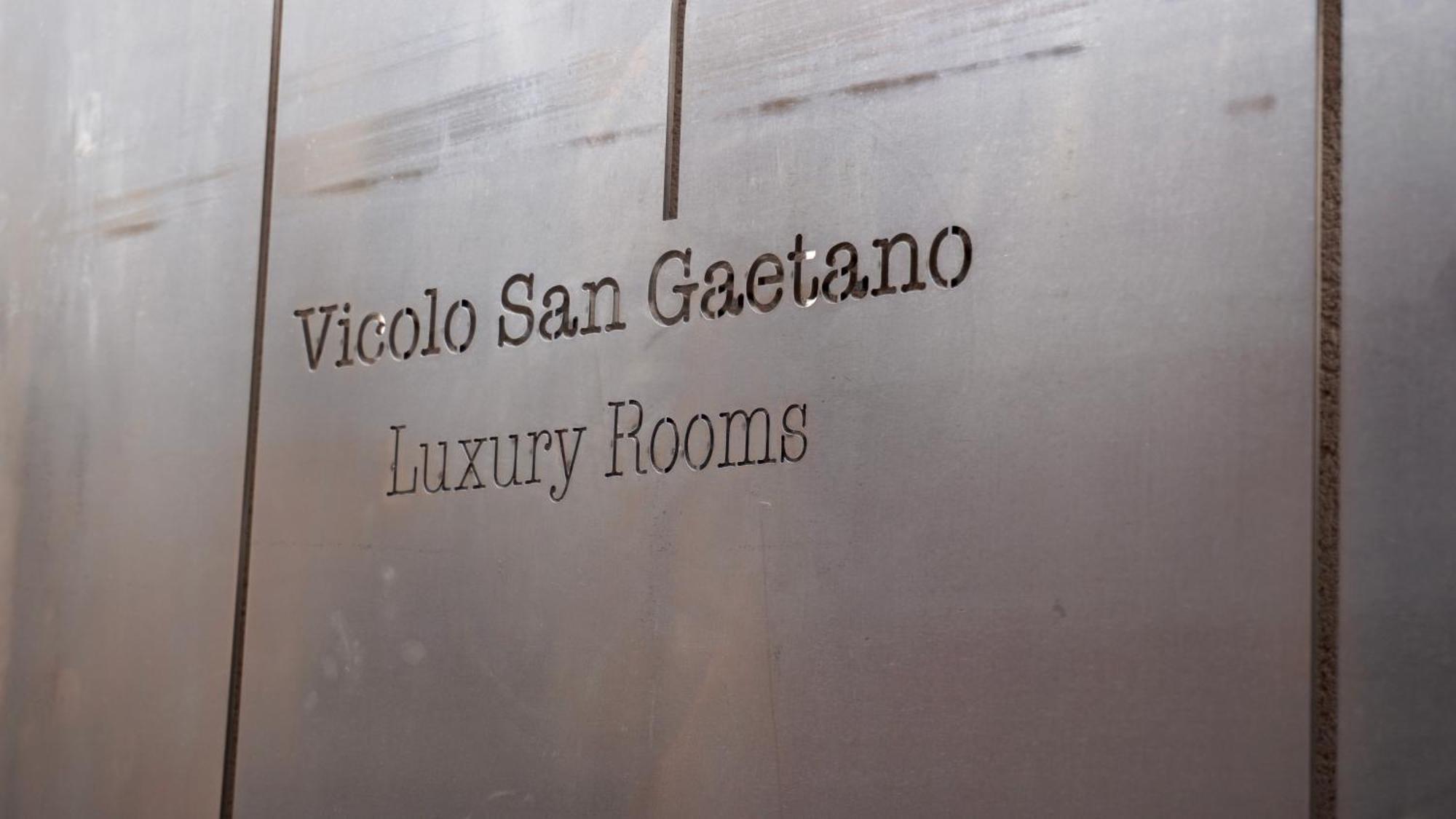 Vicolo San Gaetano -Luxury Rooms- คาตาเนีย ภายนอก รูปภาพ