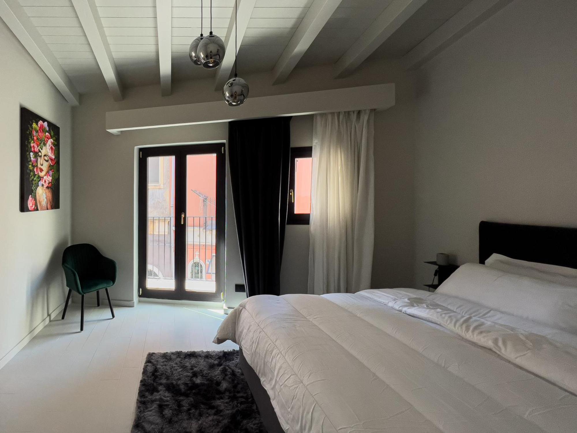 Vicolo San Gaetano -Luxury Rooms- คาตาเนีย ภายนอก รูปภาพ