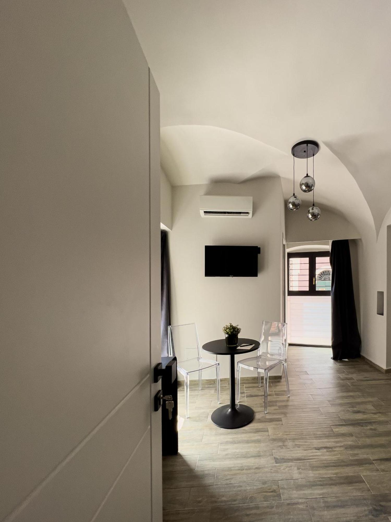 Vicolo San Gaetano -Luxury Rooms- คาตาเนีย ภายนอก รูปภาพ
